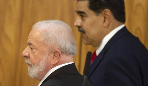 Lula impede que EUA interfira no processo eleitoral da Venezuela, diz Maduro
