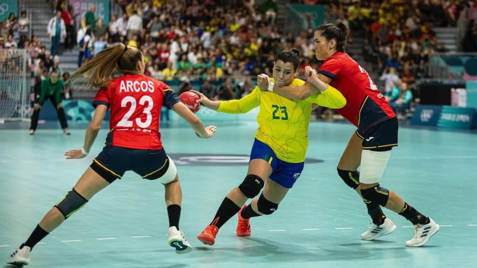 Olimpíadas 2024: Brasil vence a Espanha na estreia do handebol