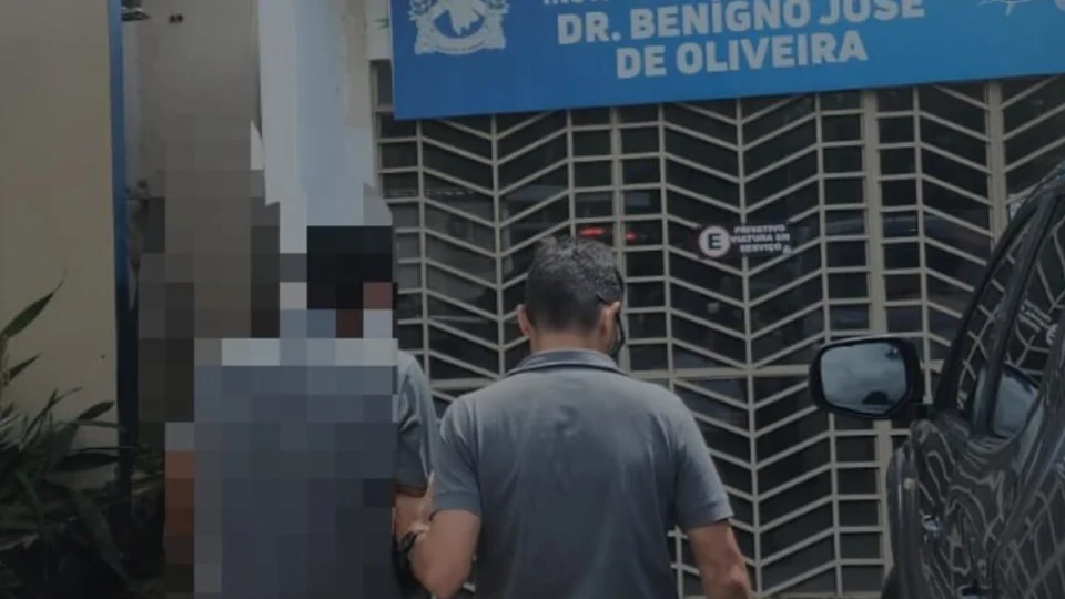 Homem descumpre medida protetiva e é preso pela PCRR