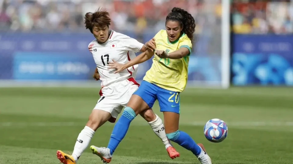 Olimpíadas 2024: Brasil sofre virada e perde do Japão no futebol