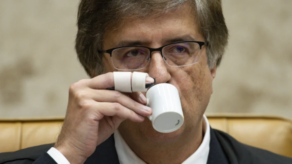 Gonet terá prazo estendido para decidir sobre denúncia contra Bolsonaro