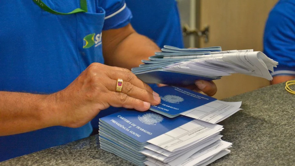 Sines ofertam 470 oportunidades nesta segunda (15) em Manaus