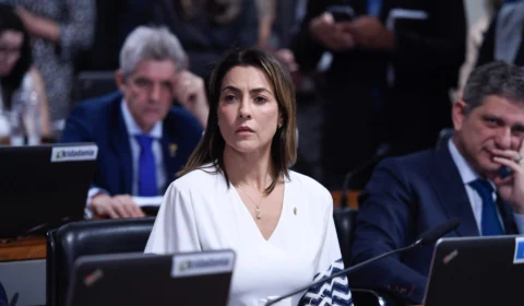 Votação de projeto que regulamenta cigarros eletrônicos é adiada