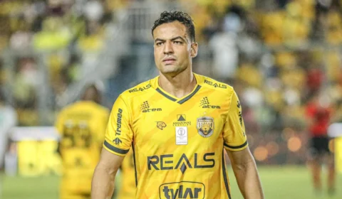 Titular do Amazonas FC deixa o clube para jogar na China