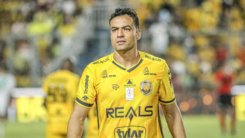 Titular do Amazonas FC deixa o clube para jogar na China