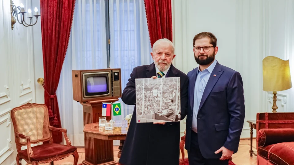 Brasil e Chile firmam acordo para desenvolver setor espacial