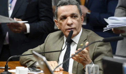 Mecias de Jesus assina pedido de impeachment de Alexandre de Moraes ao lado de Nikolas Ferreira