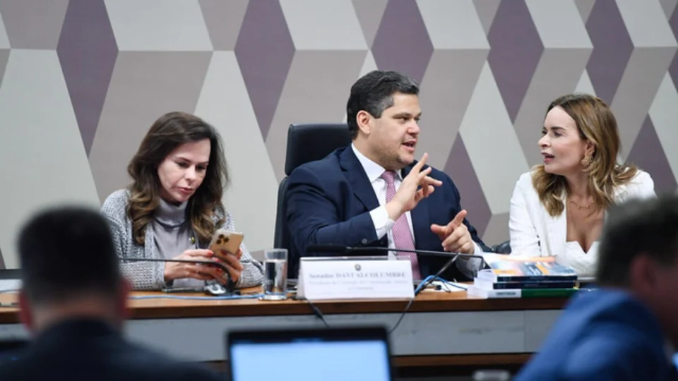 CCJ do Senado aprova PL que prevê provas on-line em concursos