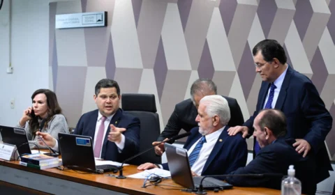 PEC da Anistia é aprovada na CCJ e seguirá para Plenário