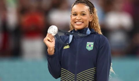 Olimpíadas 2024: Rebeca Andrade conquista medalha de prata