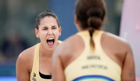 Olimpíadas 2024: Brasil vence a Itália no vôlei de praia feminino