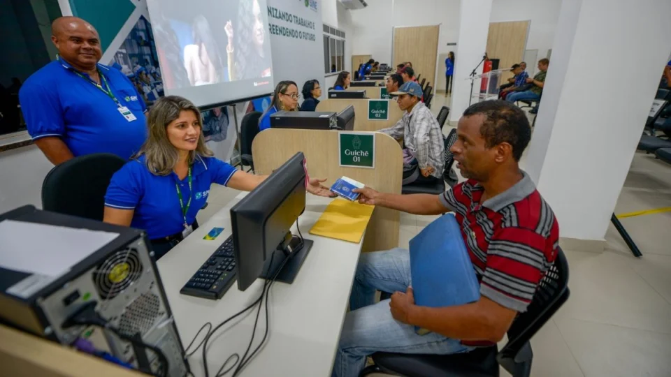 Sines ofertam 800 vagas de emprego nesta sexta (23); confira