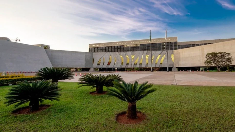 Concurso STJ: inscrições abertas com salários de até R$ 12 mil