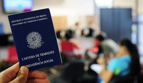 Regra que limita trabalho do comércio em feriados é adiada pela 3ª vez