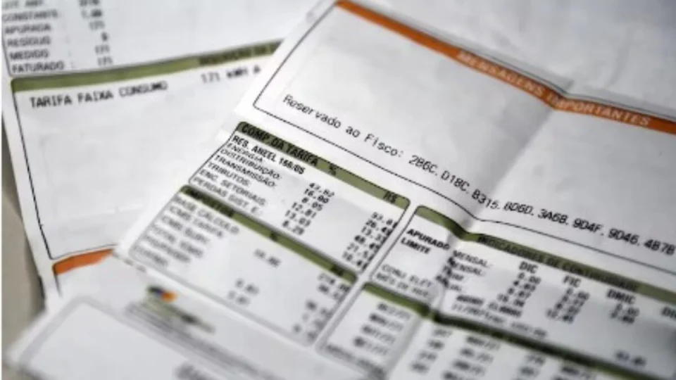 Projeto prevê redução na conta de luz para famílias de baixa renda