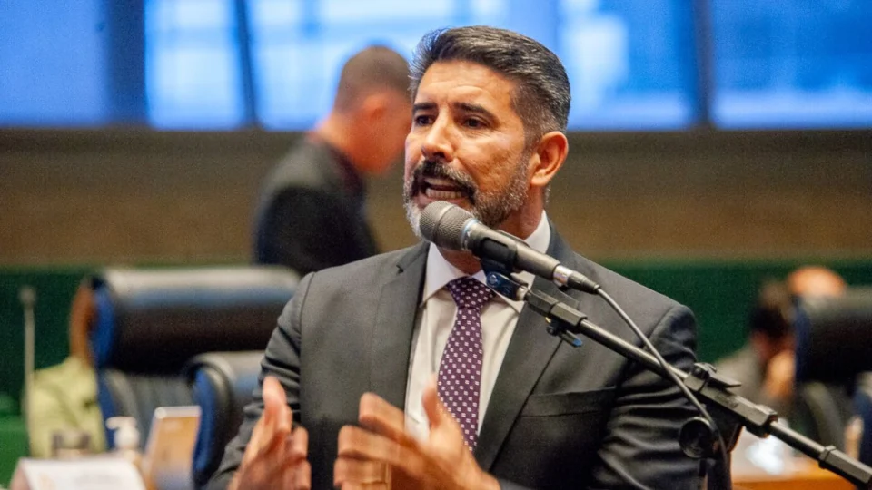 Deputado bolsonarista quer câmeras de vídeo em escolas públicas e privadas do DF