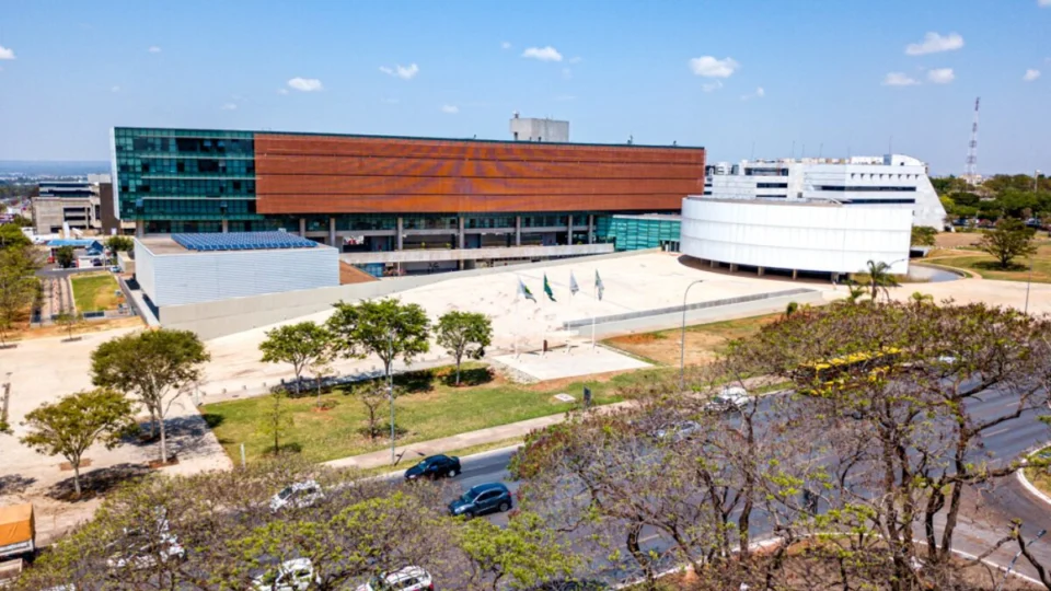 Projeto pode impedir mulheres trans de competirem no DF, entenda