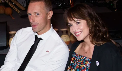 Dakota Johnson fala sobre suposto término com Chris Martin; entenda