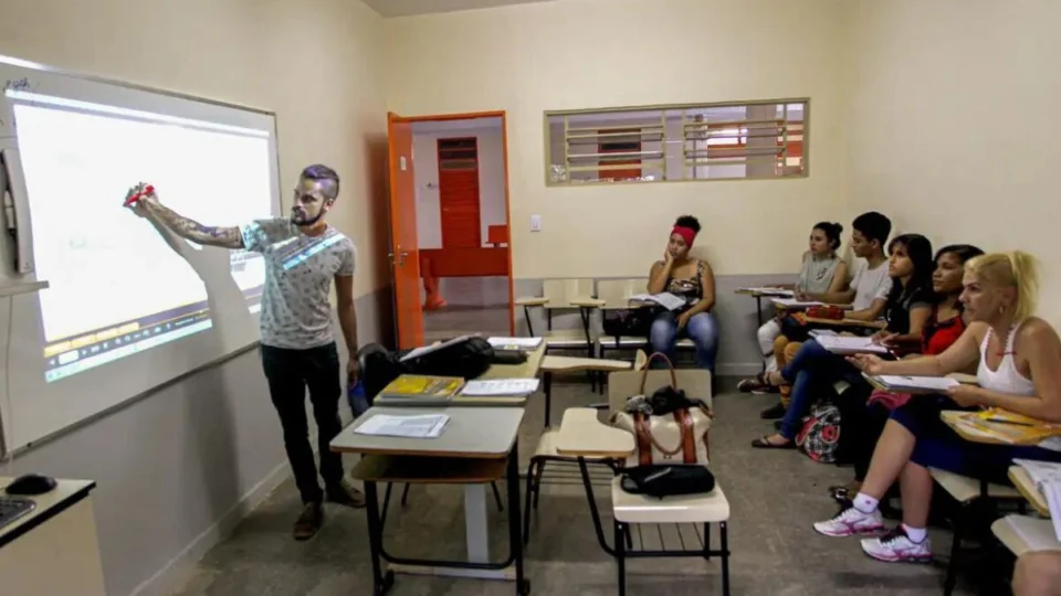 Pé-de-Meia: pagamento a novos beneficiários começa hoje (26/8)