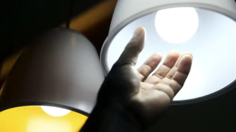 Bandeira verde em agosto: economize na conta de luz