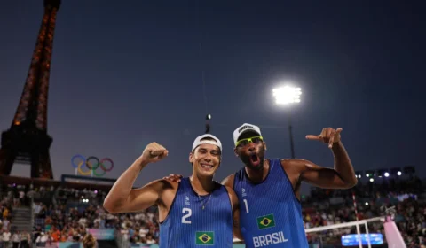 Olimpíadas 2024: Brasil invicto nas oitavas do vôlei de praia