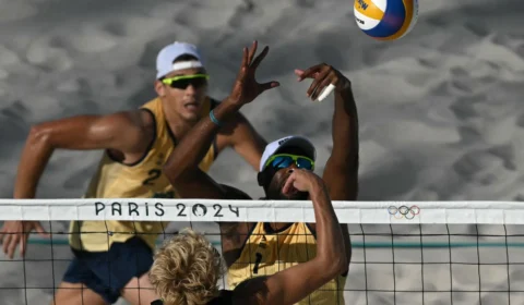 Olimpíadas 2024: Brasil se despede do vôlei de praia masculino