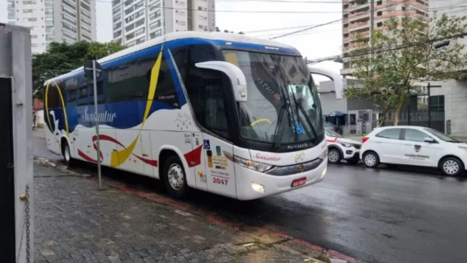 Avião em Vinhedo: famílias farão reconhecimento dos corpos