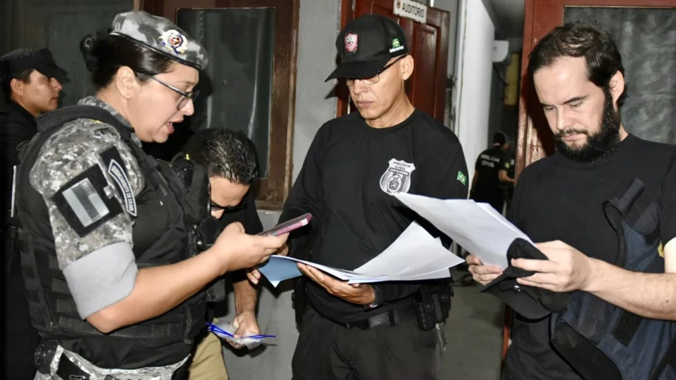 Operação Alvorada: 33 investigados por diversos crimes são presos em Manaus