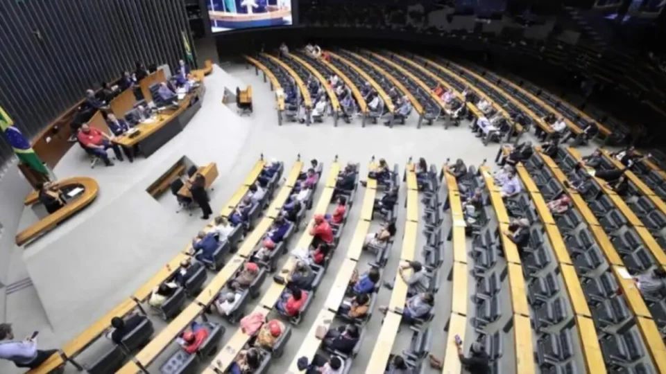 Regulamentação de Impostos: avanço do projeto na Câmara