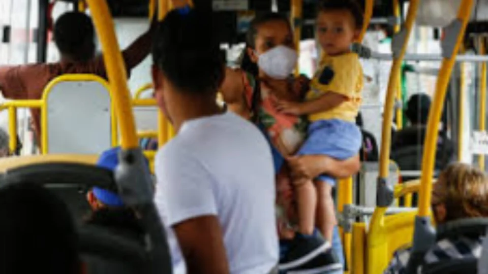 Pais de recém-nascidos podem ter transporte público gratuito