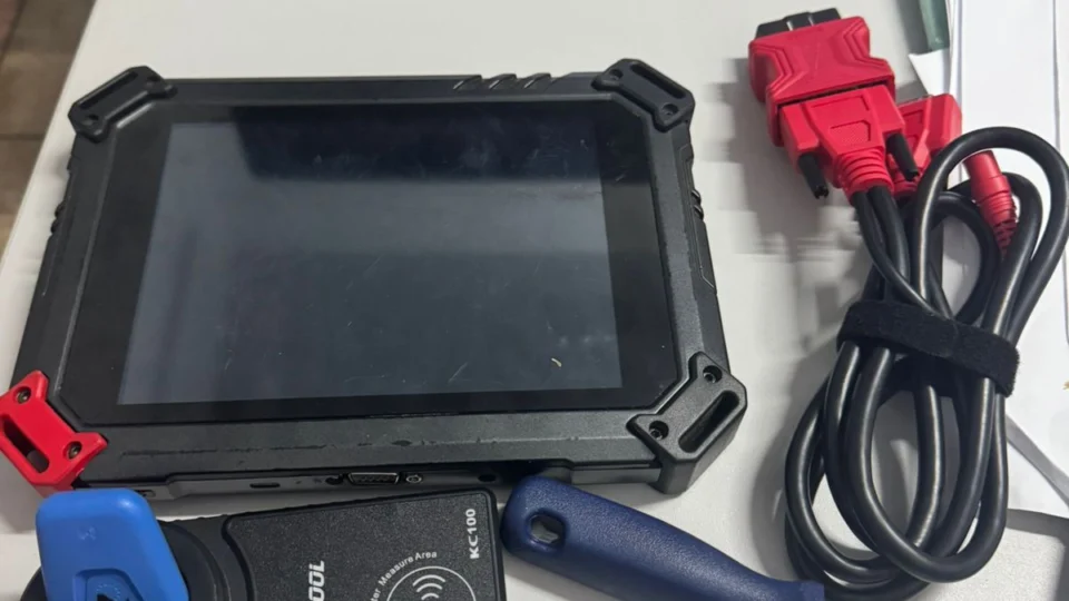 Vídeo mostra como ladrão de caminhonete furtava veículos