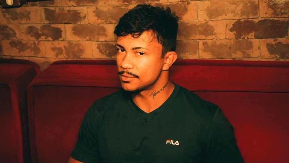 Bateria de samba e fogos: festa de Xamã termina mal; entenda