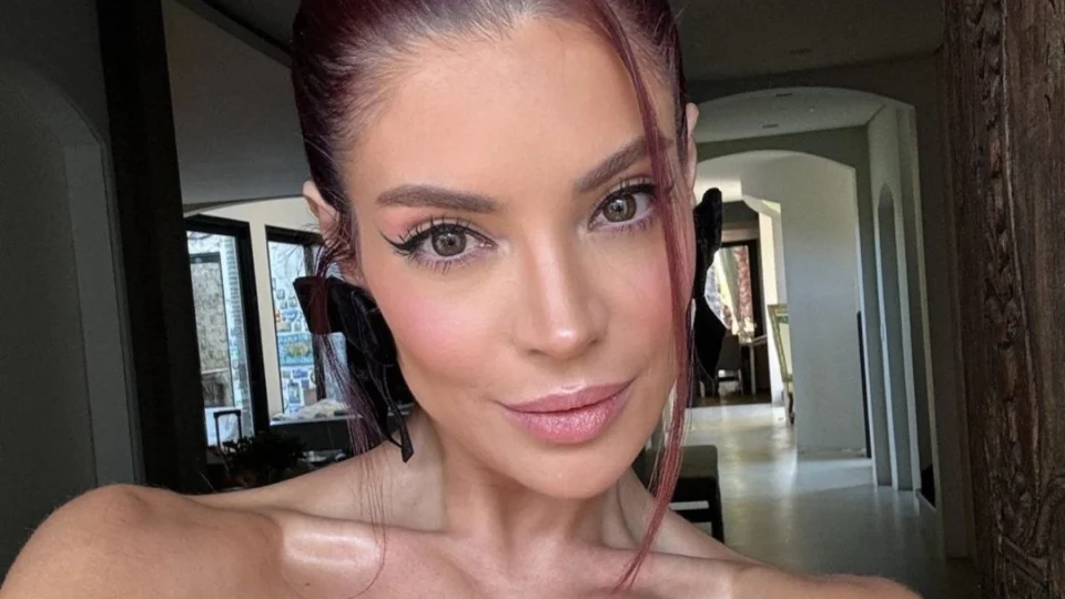 Gkay é denunciada por crime racial por publicação polêmica; veja