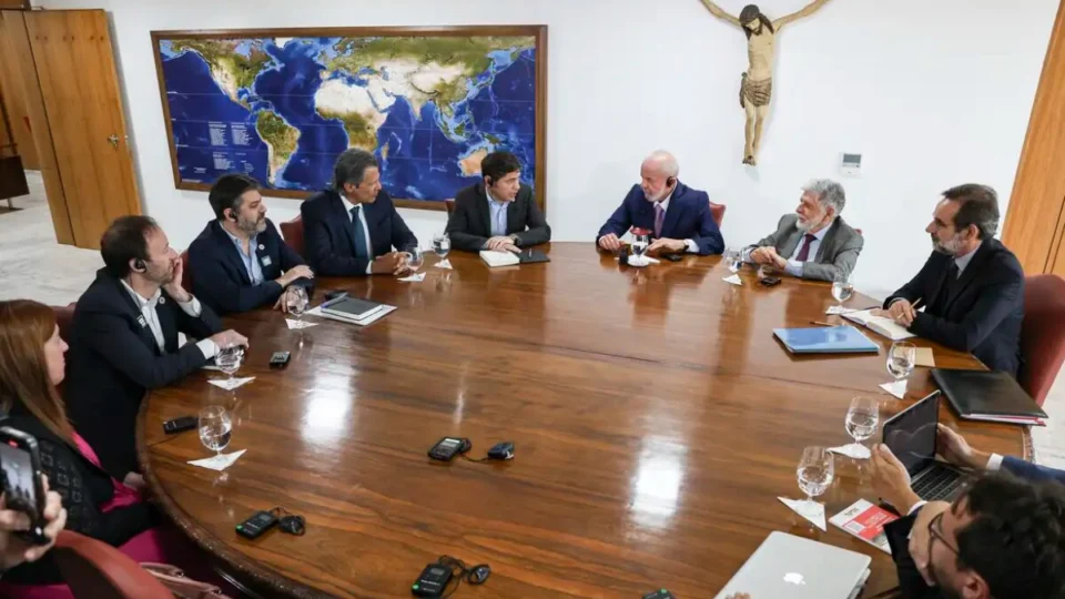 Lula recebe o governador de Buenos Aires no Planalto