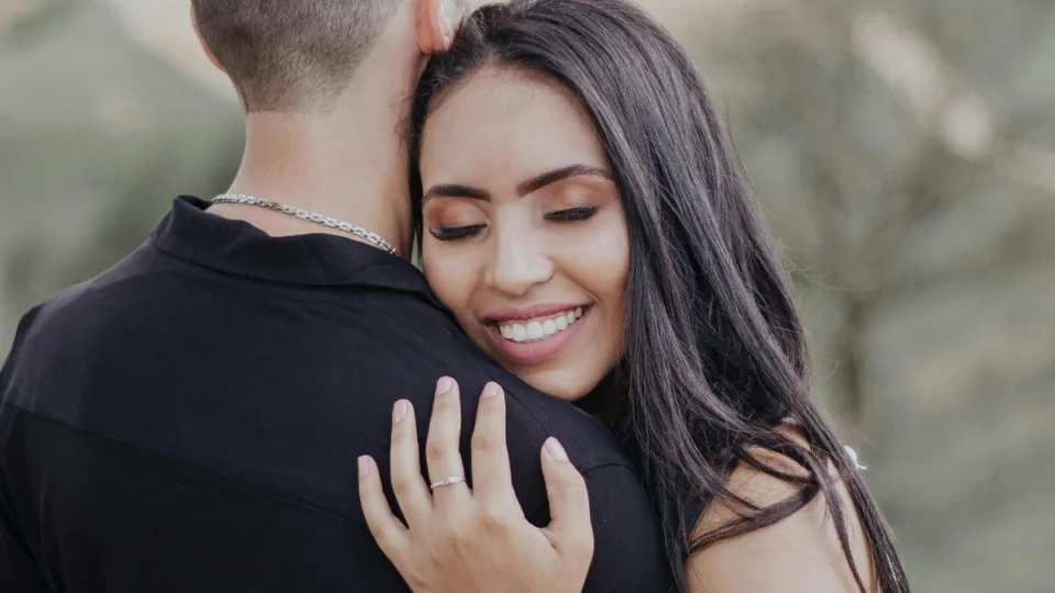 ‘Hipergamia feminina’: novo estilo de relação intriga homens; saiba