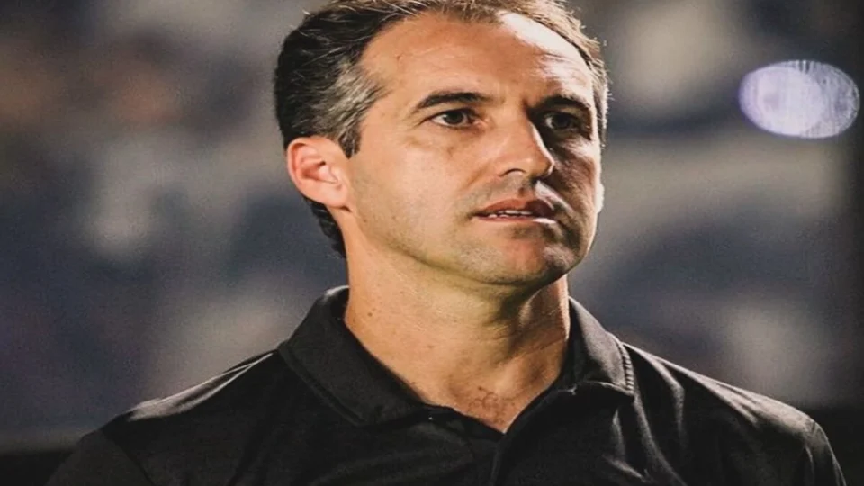 Técnico do Ceará, Leo Condé, avalia confronto contra Amazonas: “Muito difícil”