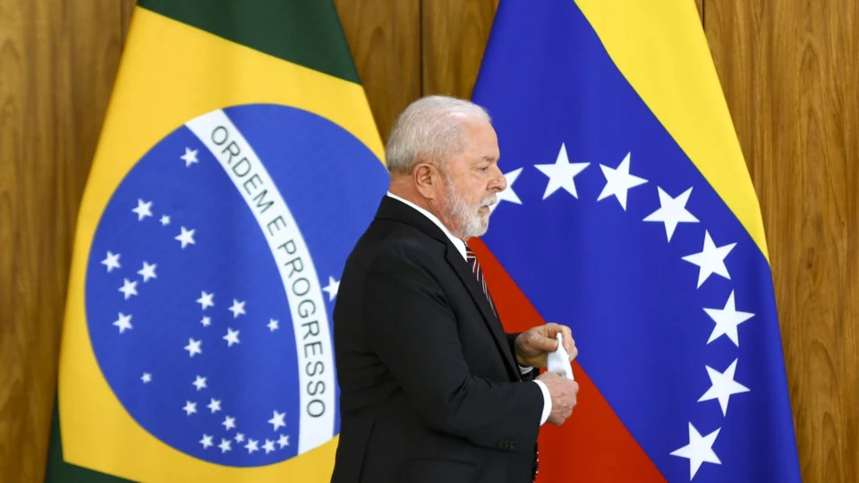 Brasil, Colômbia e México divulgam nota conjunta e cobram atas na Venezuela