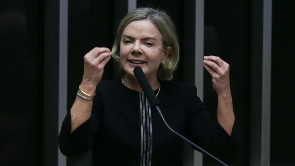 Presidente do PT sobre Musk: ‘playboy mimado, prepotente e arrogante’