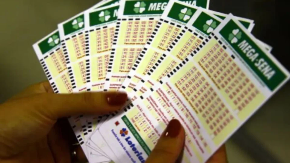 Mega-Sena de hoje (15/08): veja números sorteados no concurso 2762