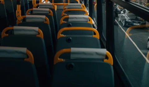 Motorista pede para passageira descer de ônibus e faz sexo; vídeo