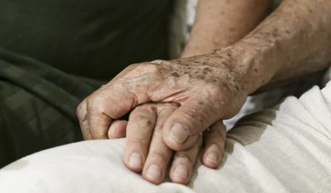 Alzheimer pode entrar na lista de doenças com isenção de imposto de renda