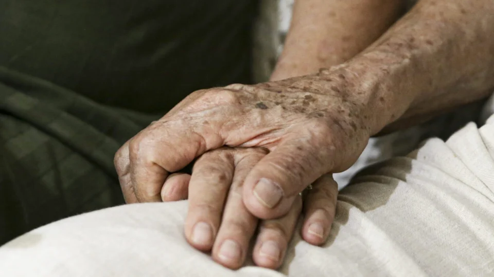 Alzheimer pode entrar na lista de doenças com isenção de imposto de renda