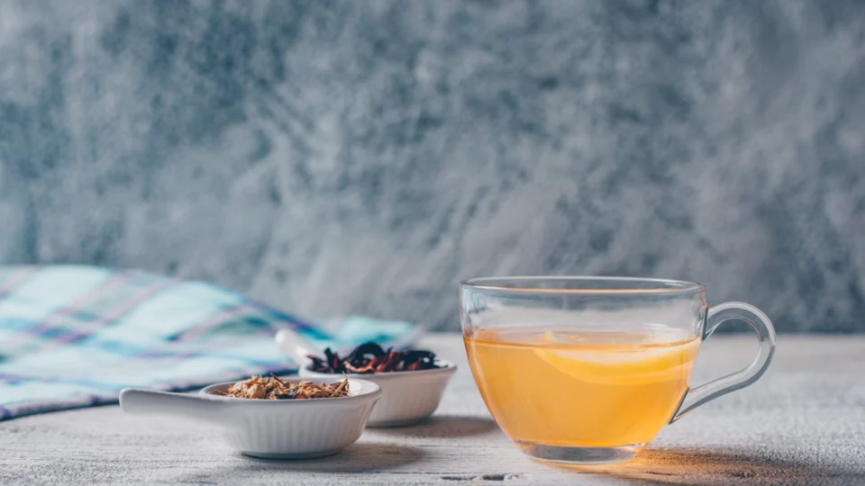 Chá de sálvia serve para quê? Aprenda receita