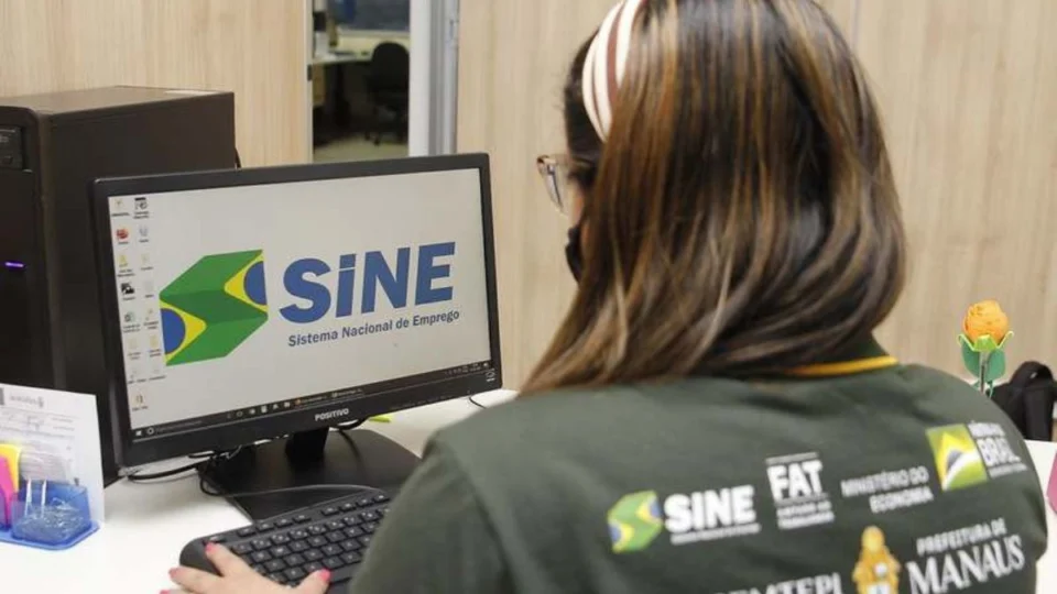 Sines ofertam 390 vagas de emprego nesta segunda (19); confira