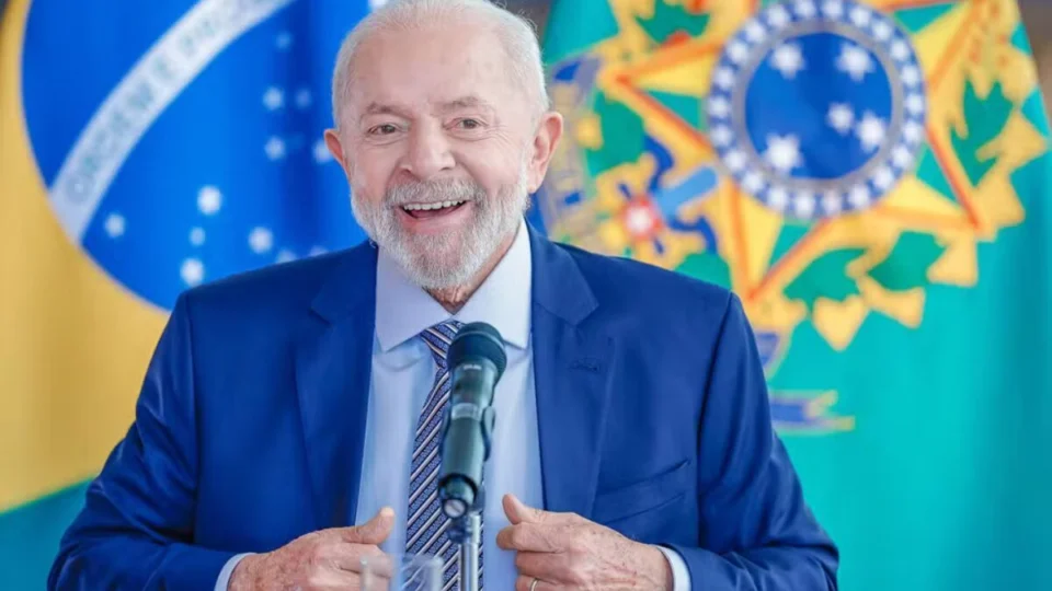 TCU diz que Lula pode ficar com relógio de ouro