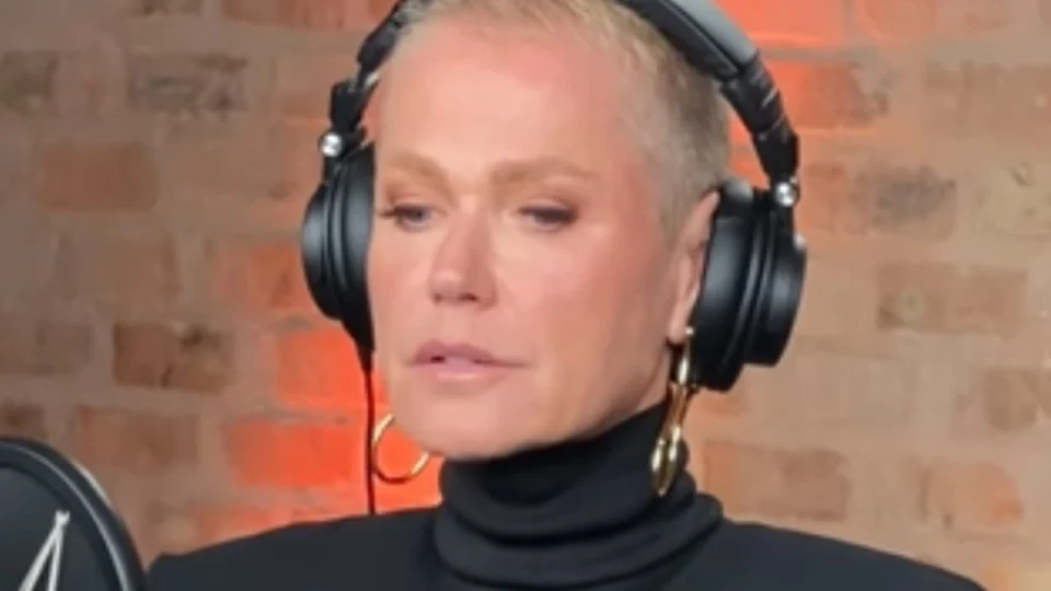 Xuxa posta foto de criança sem autorização e se defende na Justiça
