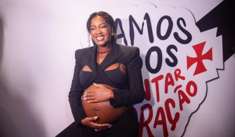 Yuri Lima é vaiado durante show de Iza em festa do Vasco