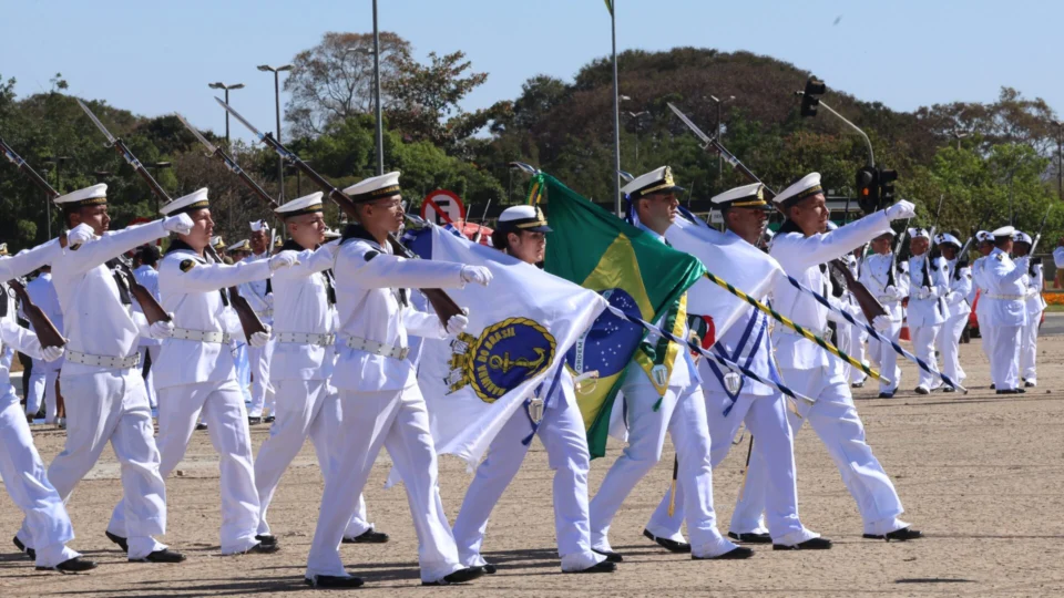 Feliz Dia da Bandeira: mensagens para enviar hoje (19/11)