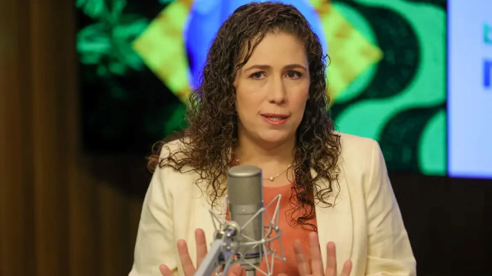 Esther Dweck realiza primeira reunião como ministra dos Direitos Humanos