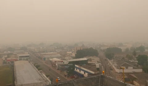 Governo do Acre suspende aulas em 7 municípios devido à fumaça